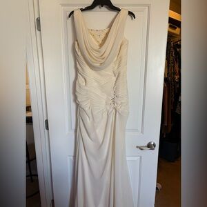 Elegant Cream Wedding Dress